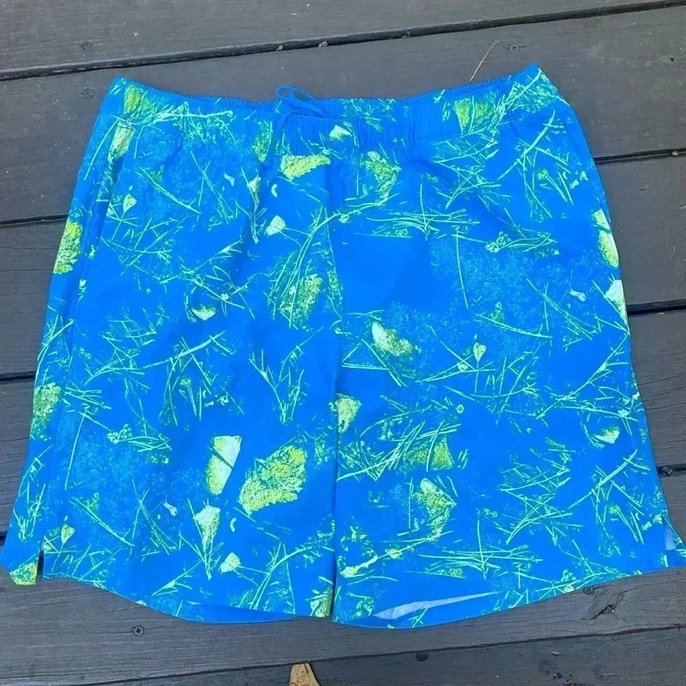 North Face mens blue and green design shorts size large